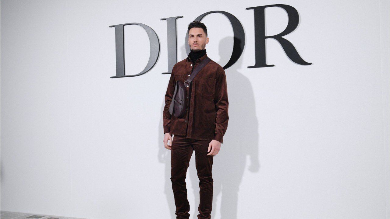 GALA VIDEO - Baptiste Giabiconi « fils " de Karl Lagerfeld : il dormait dans la chambre d'enfant du couturier !