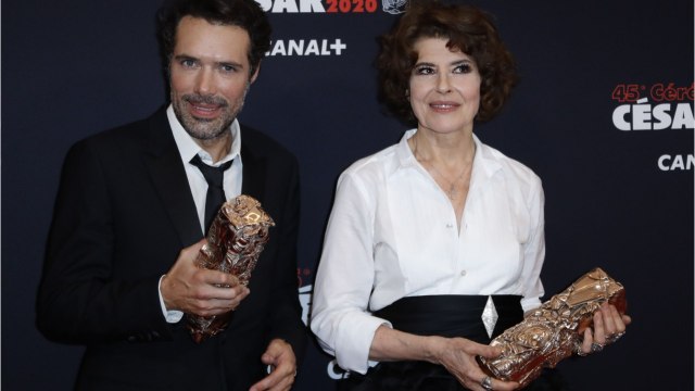 GALA VIDEO - César 2020 : Nicolas Bedos assailli par des tweets d’insultes après son soutien à Fanny Ardant