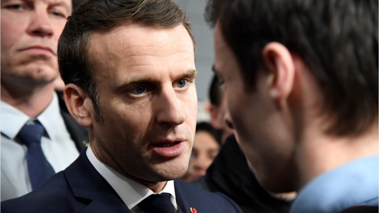 GALA VIDEO - Emmanuel Macron puni : des saisonniers de la Mongie ont démonté un télésiège dédié à son couple