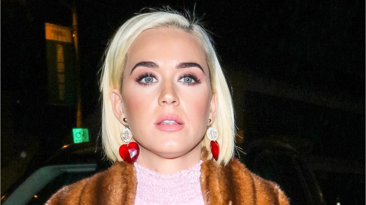 GALA VIDEO - Coup dur pour Katy Perry : enceinte de son 1er enfant, elle annonce la mort d’un membre adoré de sa famille