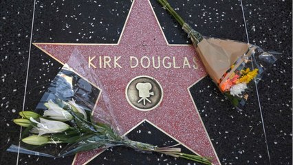 GALA VIDEO - Kirk Douglas : il n'a rien légué à son fils, bataille d'héritage en vue ?