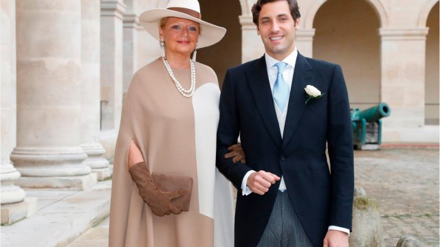 GALA VIDEO - La princesse Béatrice invitée du mariage de Jean-Christophe Napoléon