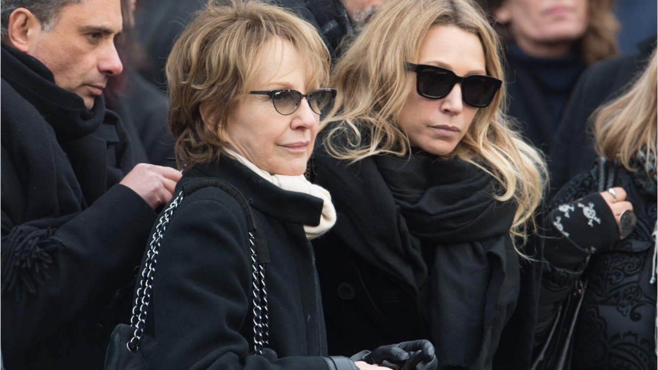 GALA VIDÉO - Laura Smet rend visite à sa mère Nathalie Baye après son hospitalisation : « La classe à Dallas ! "