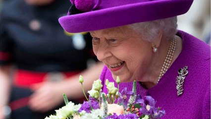 GALA VIDEO - Elizabeth II : cette confidence très étonnante… sur ses dents
