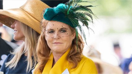 GALA VIDÉO - Elizabeth II horrifiée : Sarah Ferguson commercialise son titre de duchesse
