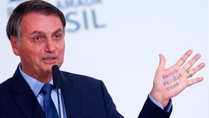 GALA VIDEO - Jair Bolsonaro : après les insultes contre Brigitte Macron, le président brésilien dérape encore