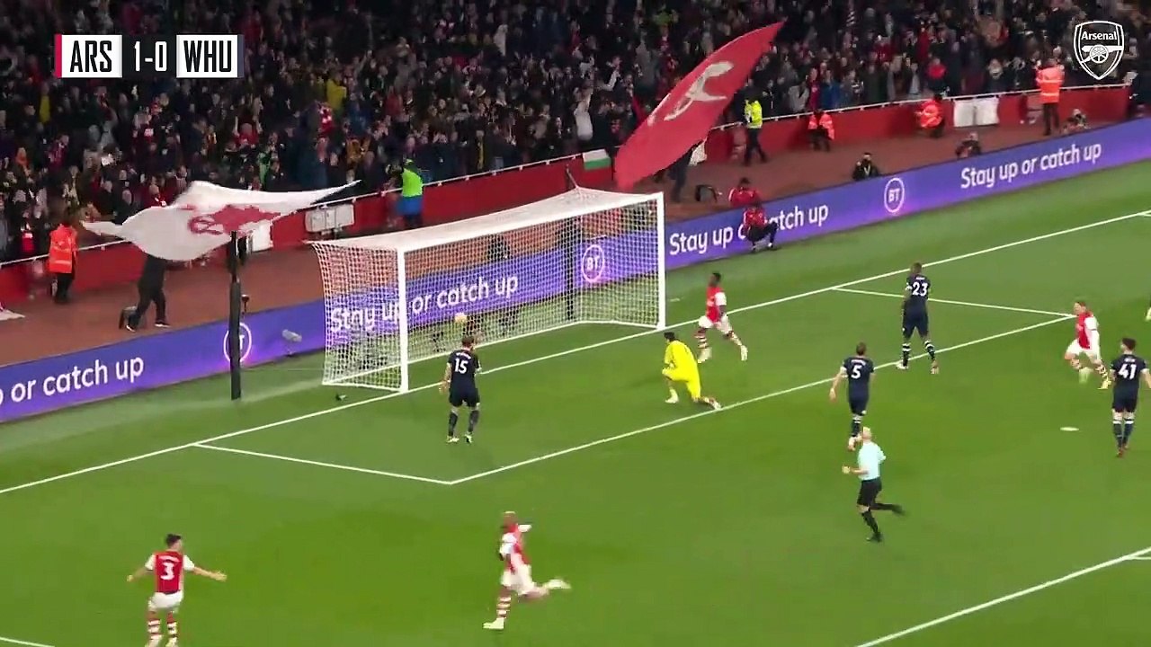 HIGHLIGHTS _ Arsenal vs West Ham (2-0) _ Premier League . Martinelli, Smith Rowe