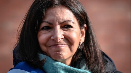 GALA VIDEO : Anne Hidalgo rend hommage à Michou, mais n’avait jamais été dans son cabaret