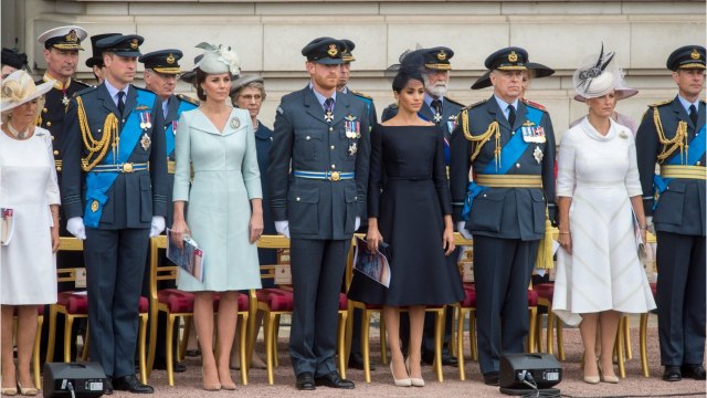 GALA VIDEO - Meghan Markle soulagée d’être loin d’Andrew, cet “oncle embarrassant”