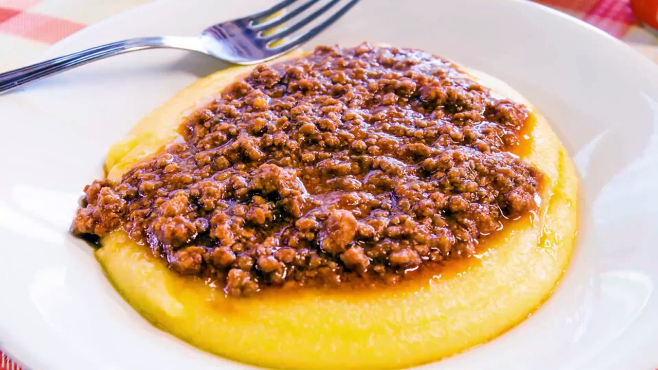 Polenta cremosa ao molho