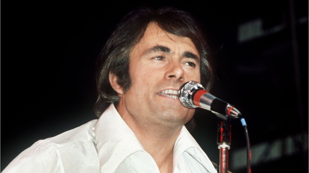 GALA VIDEO - Mort d’Alain Barrière : rattrapé par le fisc, il a failli se “foutre en l’air”