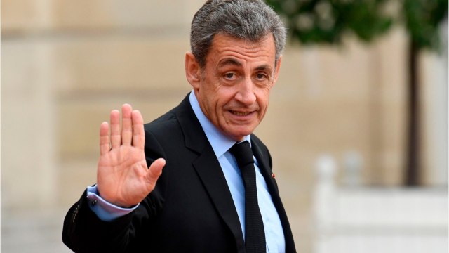 GALA VIDEO - La grosse colère de Nicolas Sarkozy, dérangé par une journaliste : Prenez des cours de bonne éducation
