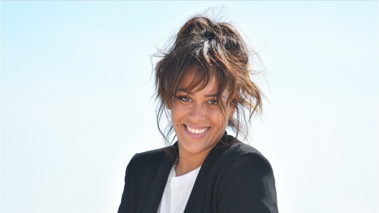 GALA VIDEO - PHOTO – Amel Bent (The Voice) partage une photo craquante entre ses deux filles