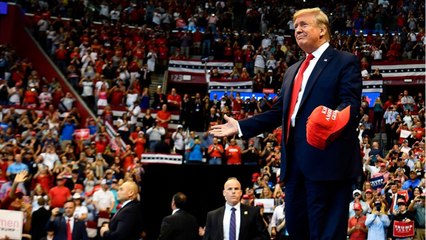 GALA VIDEO - Donald Trump se prend pour Rocky : les internautes ne le ratent pas !