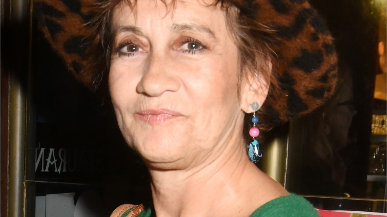 GALA VIDÉO – Caroline Loeb, interprète de « C'est la ouate " : son déjeuner très coquin avec François Mitterrand