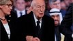 GALA VIDÉO - Valéry Giscard d'Estaing grognon aux obsèques de Jacques Chirac