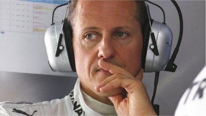 GALA VIDÉO - Michael Schumacher : ces photos indécentes du pilote de F1 vendues pour une somme astronomique