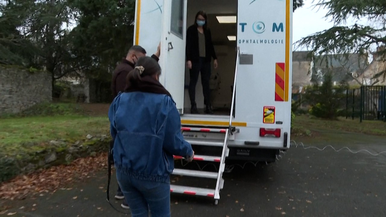 Ce camion d’ophtalmologie va à la rencontre de la population privée de médecins