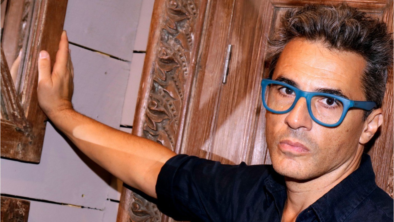 GALA VIDEO - Julien Cohen (Affaire Conclue) : cet objet très coquin qu'il possède… et qui lui est très utile !