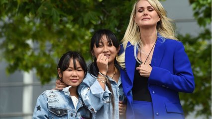 GALA VIDEO -  Jade et Joy Hallyday futures danseuses ? Leur chorégraphie impeccable à Marrakech