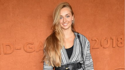 GALA VIDEO - Emma Smet : comment elle a choisi de se “préserver” alors que le clan Hallyday se déchire