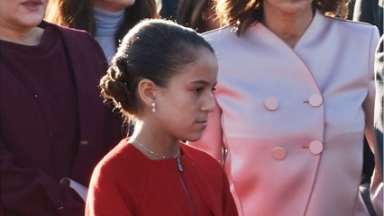 GALA VIDEO - Lalla Khadija : la princesse du Maroc, 12 ans, a assuré sa première sortie officielle en solo