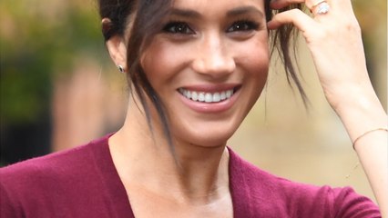 GALA VIDEO - Meghan Markle retouchée sur la photo de sa carte de Noël ? Les spéculations fusent !