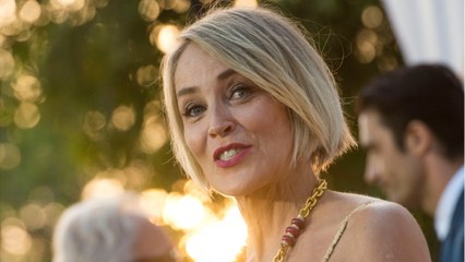 GALA VIDEO - Sharon Stone en guerre contre le site de rencontre qui l’avait bloquée