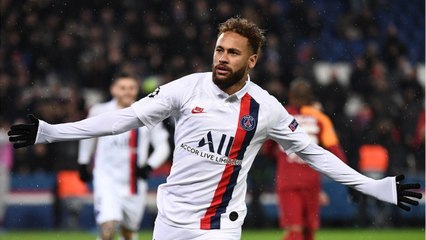 GALA VIDÉO - Neymar trop gros ? Son hygiène de vie en vacances critiquée