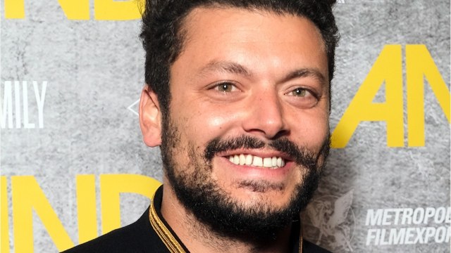 GALA VIDEO - Kev Adams : Iris Mittenaere est « le sujet qui a fait le plus parler de moi ces dernières années