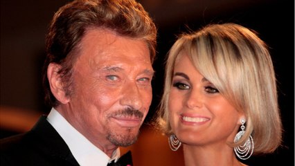 GALA VIDEO - Quand Laeticia Hallyday se faisait passer pour Johnny et qu’il laissait faire