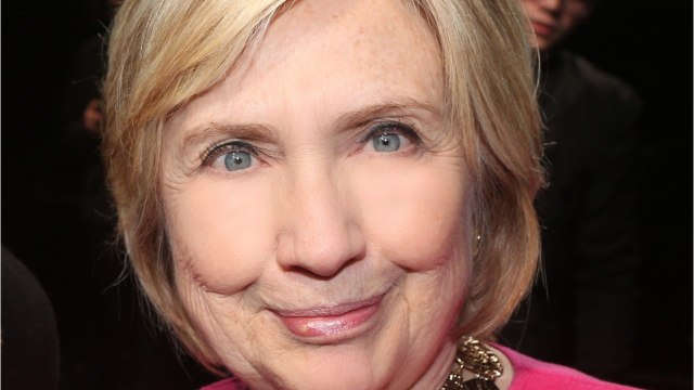 GALA VIDEO - Hillary Clinton a-t-elle succombé à la chirurgie esthétique à 72 ans ? Ces photos qui sèment le doute