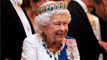 GALA VIDEO - Elizabeth II éprouvée par les scandales de la famille royale : elle a perdu l’inspiration