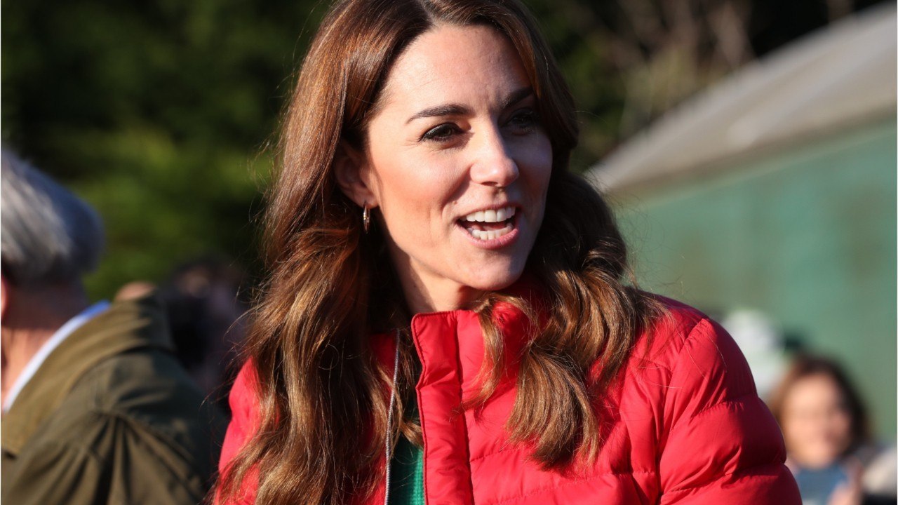 GALA VIDEO - Kate Middleton en promenade avec l...