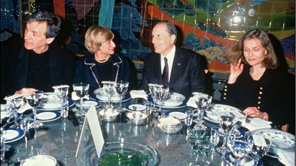 GALA VIDEO - Quand François Mitterrand faisait rougir Françoise Sagan