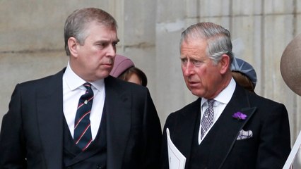 GALA VIDÉO - Le prince Charles impitoyable avec Andrew : cette proposition humiliante au début des années 2000