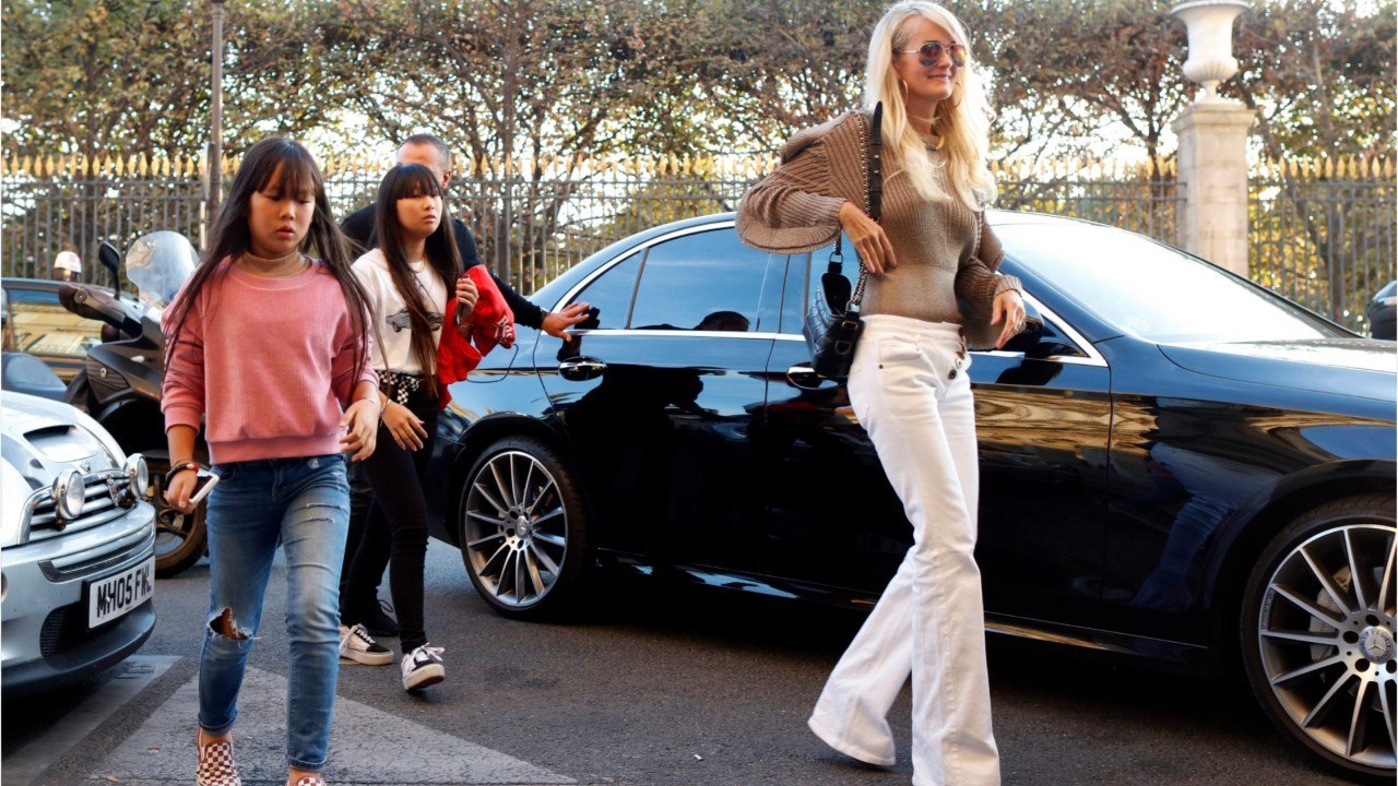 GALA VIDEO - Pascal Balland et Laeticia Hallyday réunis pour Noël à St Barth ?