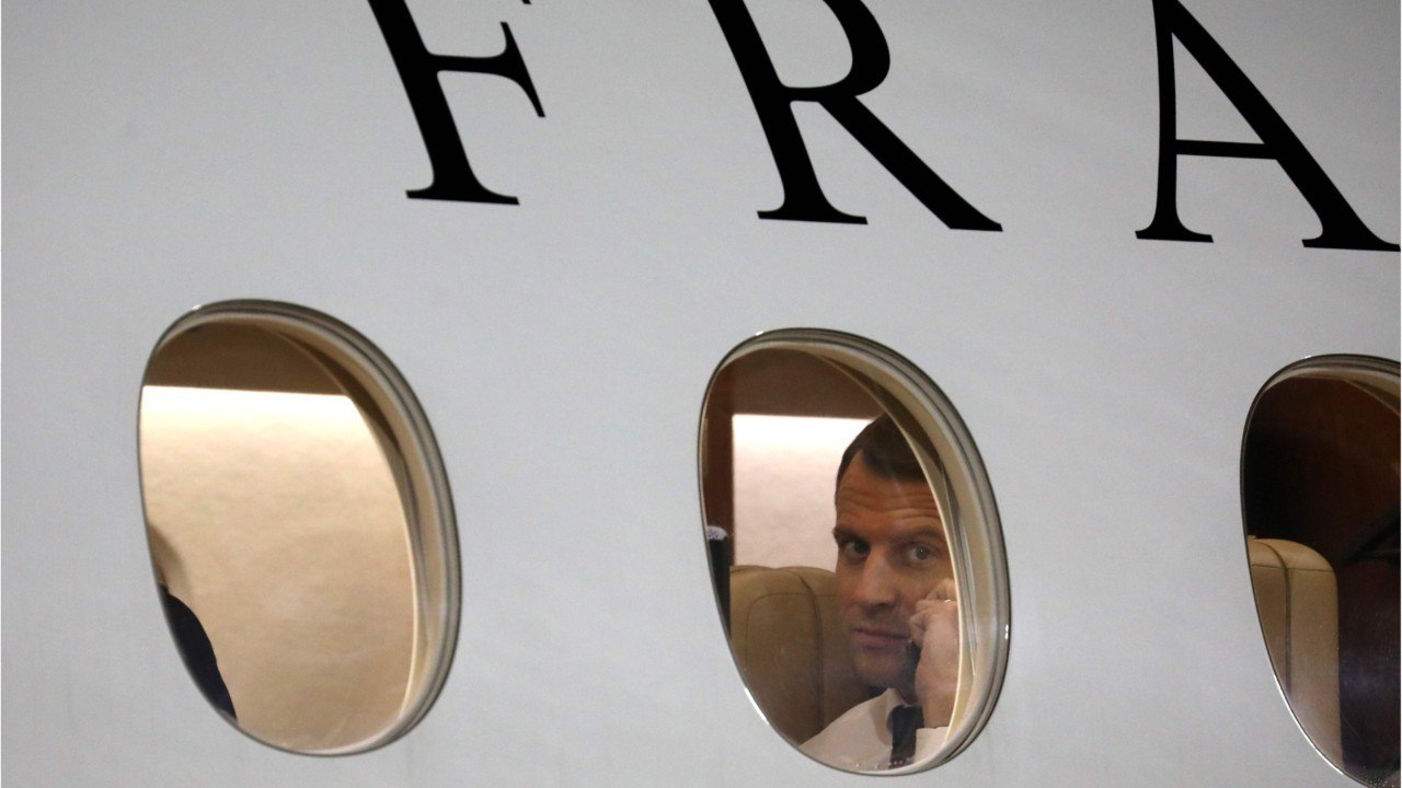 GALAVIDEO - Emmanuel Macron incapable de déléguer : ses SMS en pleine nuit agacent son entourage