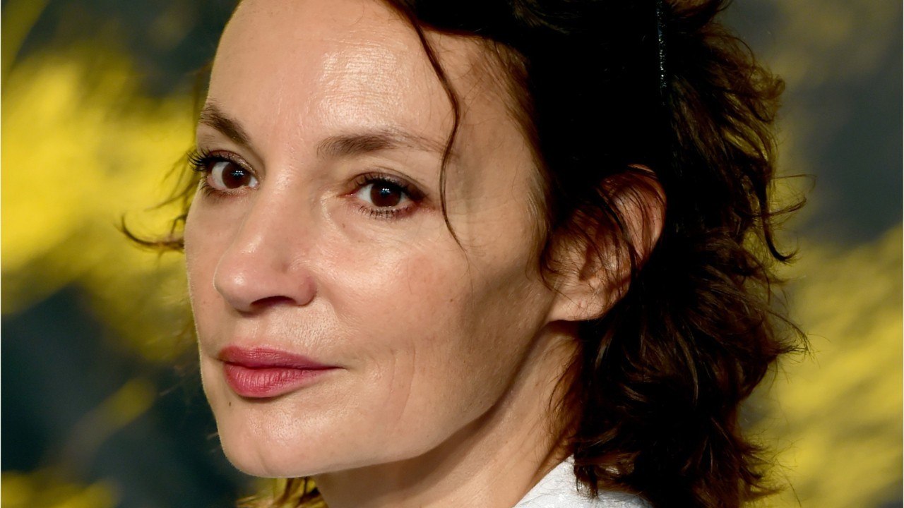 GALA VIDÉO - Emmanuel Macron bouleversé par Les Misérables ? « Bullshit ", répond Jeanne Balibar