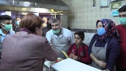 İYİ Parti Genel Başkanı Akşener, esnaf ziyaretinde bulundu (2)