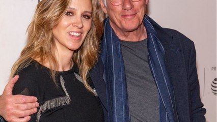 GALA VIDEO - Richard Gere de nouveau papa à 70 ans : sa femme attend leur 2e enfant