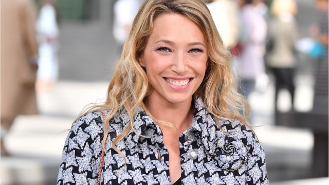 GALA VIDEO - Laura Smet : Johnny Hallyday lui manque, elle poste un émouvant message