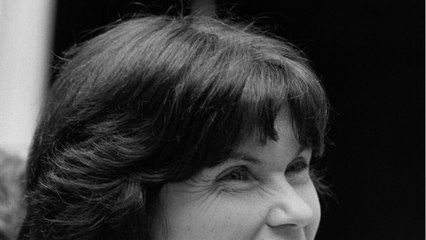 GALA VIDEO - Le jour où Danielle Mitterrand a failli se faire écraser en apprenant que son mari avait une maîtresse