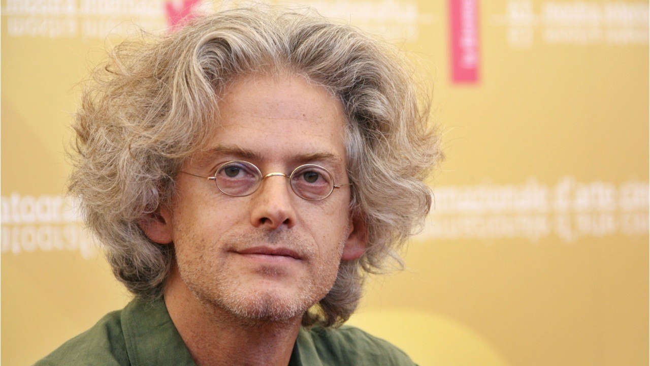 GALA VIDEO - Santiago Amigorena, l’ex de Julie Gayet, écarté de la liste du Goncourt : quand il racontait leur rupture dans un roman