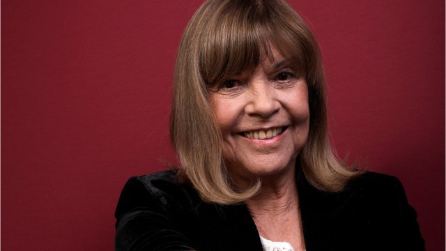 GALA VIDEO - Chantal Goya, 77 ans, dit non à la chirurgie esthétique : « Des pneus à la place de la bouche, non merci !