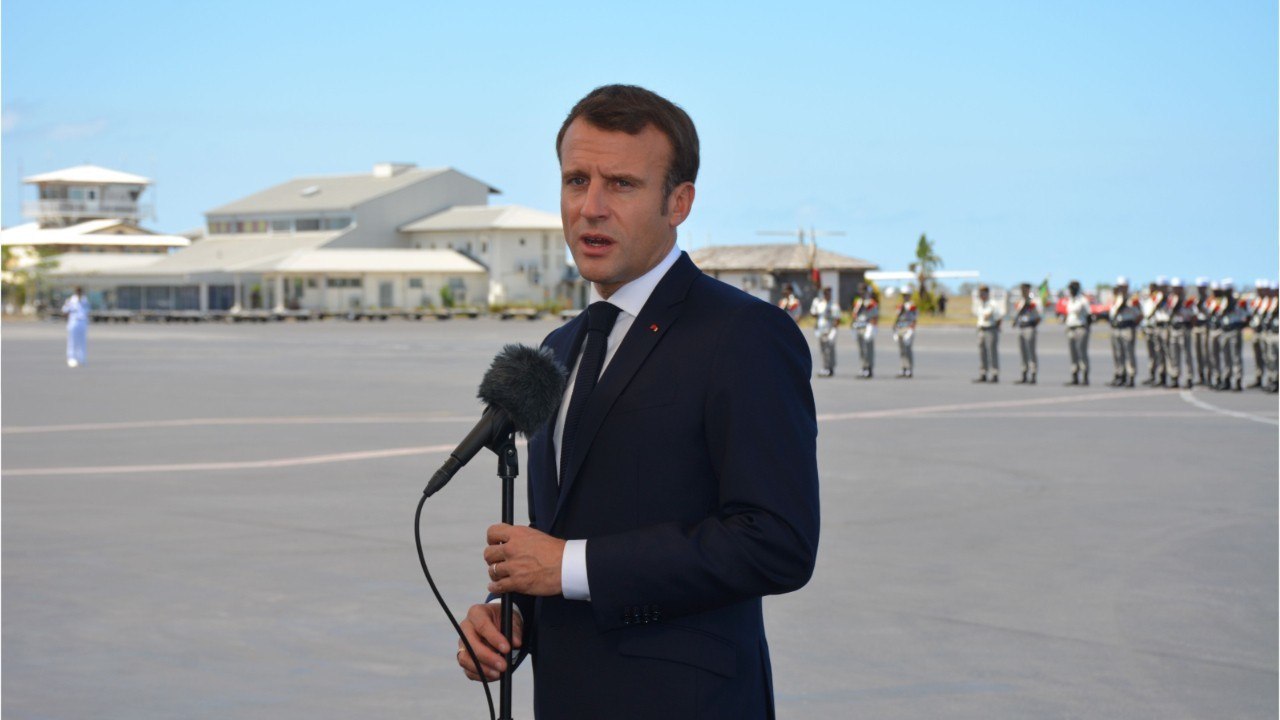 GALA VIDEO - Non, Emmanuel Macron n’est pas utilisé pour une publicité de préservatifs