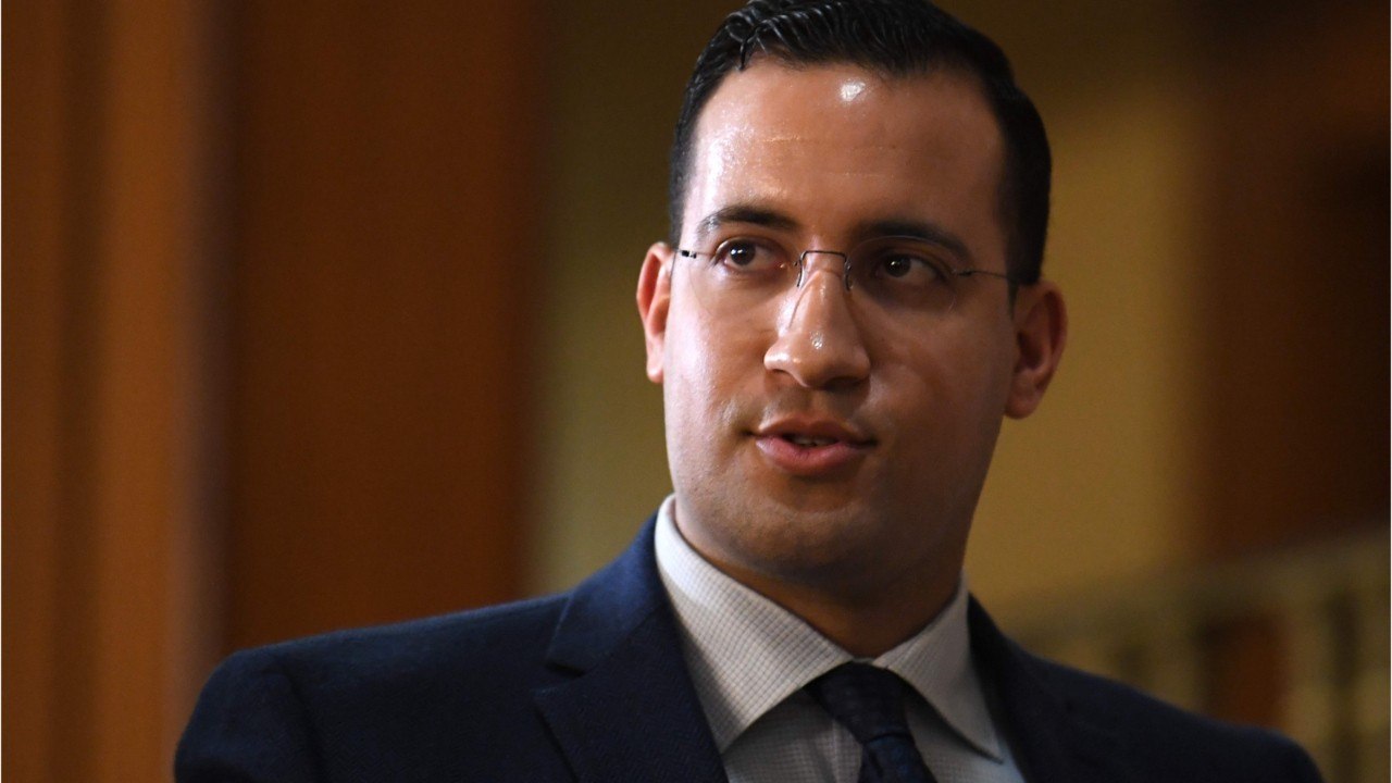 GALA VIDEO : Alexandre Benalla sur le point de sortir un livre? Inquiétude chez les amis d’Emmanuel Macron