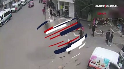 Akrabasının gönderdiği parayı yanlışlıkla başkasına teslim etti! O anlar kamerada