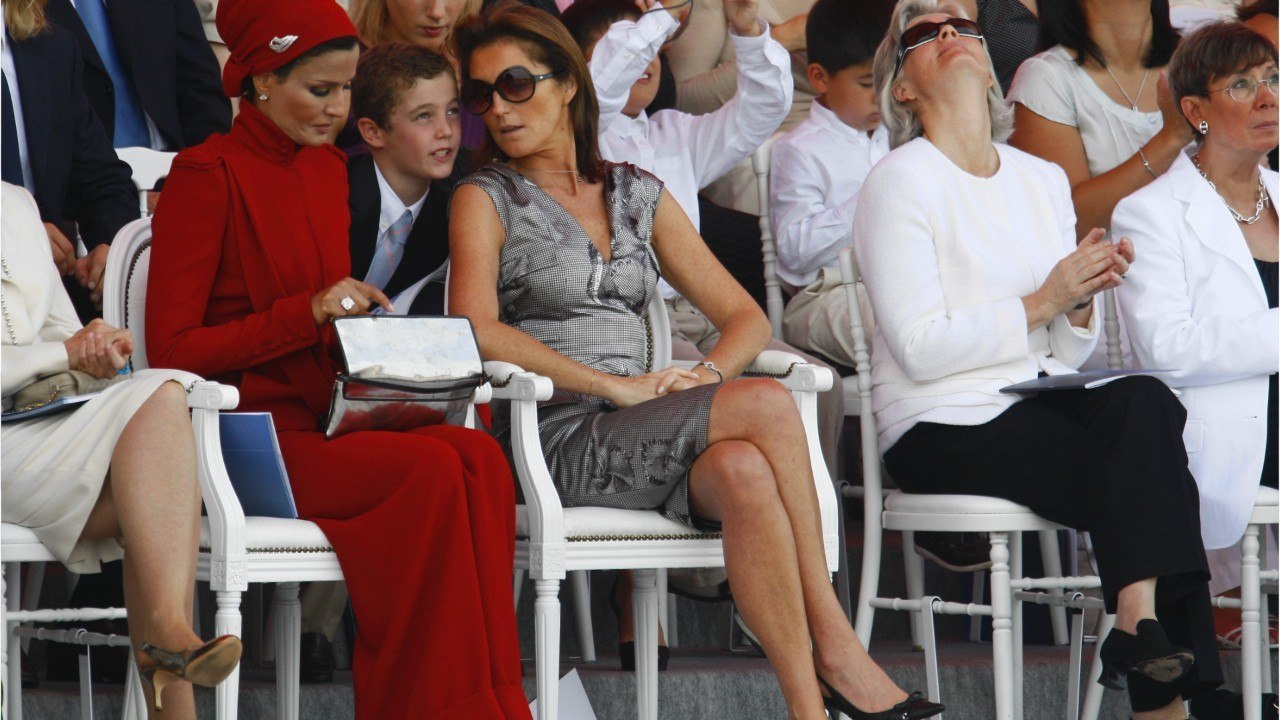 GALA VIDEO - Quand Carla Bruni fait la pub de Cécilia, l'ex de Nicolas Sarkozy