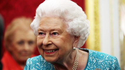 GALA VIDEO - Elizabeth II : ce sale coup de Diana que lui rappelle le documentaire de Meghan et Harry